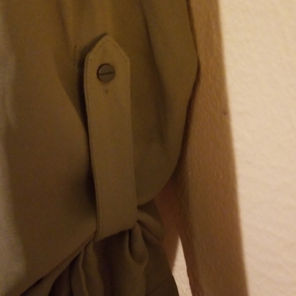 Green chiffon blouse - Picture 3 of 3